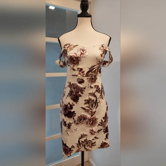 Guess Silver One Shoulder Sheath Dress for Weddings - Picture 1 of 10